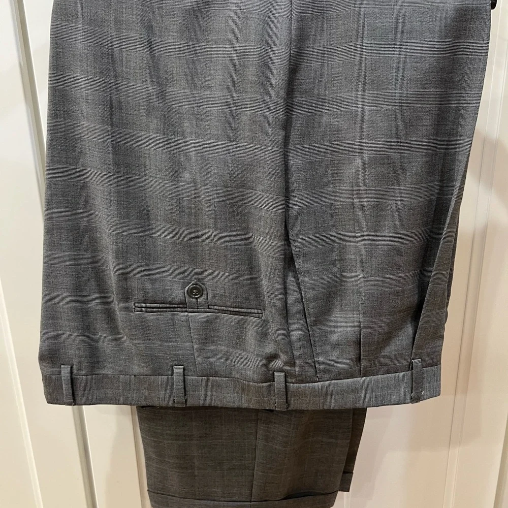 Gent’s Hart Schaffner Marx Custom Suit:  51” Chest,  43” Waist